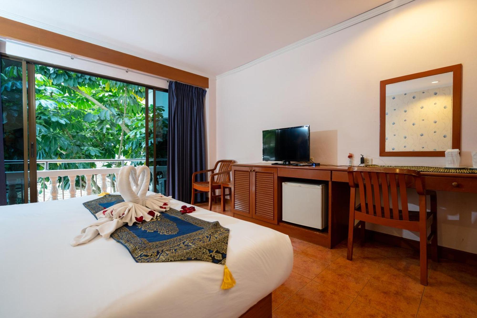Patong Central Residence And Apartment Exterior foto